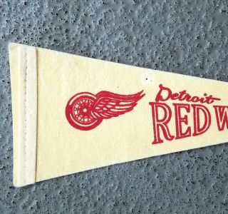 Vintage NHL Detroit Red Wings Ice Hockey Mini Felt Pennant Flag Banner Spell Out 2
