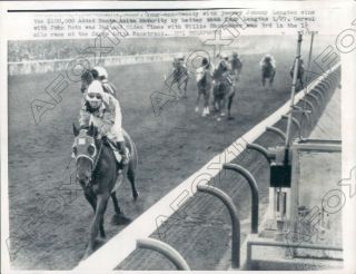 1962 Santa Anita Maturity Four And Twenty Hof Jockey Johnny Longden Press Photo