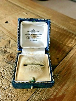 Leather Antique Ring Box.  Vintage Jewelry Box.  Antique Jewellery Box