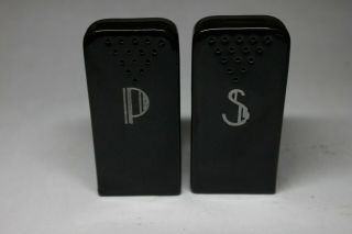 ANTIQUE WEDGEWOOD STOVE BLACK PORCELAIN SALT AND PEPPER SHAKERS CIRCA 1950 2