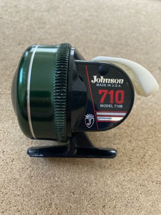 Vintage Johnson Model 710b Spinning Spincasting Fishing Reel