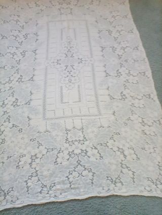 Vintage Ivory Lace Tablecloth.  Possibly Quaker Lace