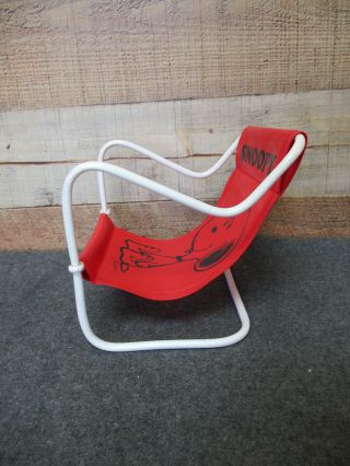 Vintage Snoopy Peanuts Red Wire Vinyl Sling Director Chair 1958 Doll Chair 3