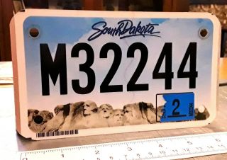 South Dakota - 2010s Graphic Great Faces Motorcycle License Plate - Not Bad