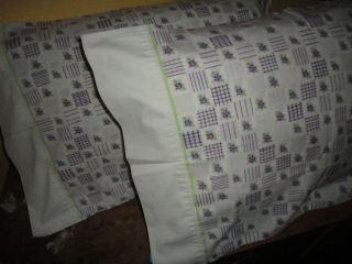 Vintage Westpoint Stevens Purple Lattice Green Floral (2) Standard Pillowcases