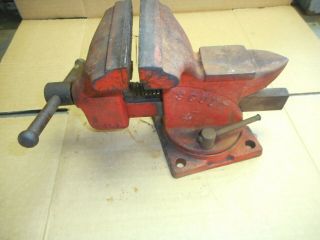 Vintage Scout Red Swivel Base Bench Mount 3 1/2 Jaw Vice Made In Usa