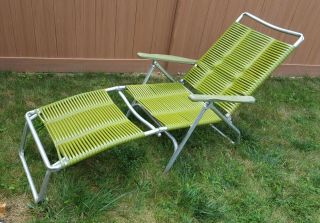 Vintage Folding Aluminum Chaise Lounge Lawn Beach Chair Vinyl Green 70s Retro