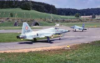 35mm Aircraft Slide J - 3016 Northrop F - 5e Tiger Ii Swiss Af Ddorf Au