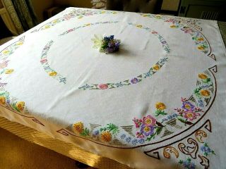 Vintage Hand Embroidered Tablecloth - Circles Of Flowers