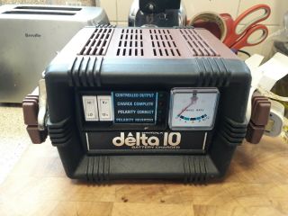 Vintage Bradex Delta 10 Battery Charger,  For 6v & 12v Batteries