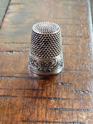 Antique Sterling Silver Flowers Band Thimble By Waite,  Thresher Co.  Circa 1900s
