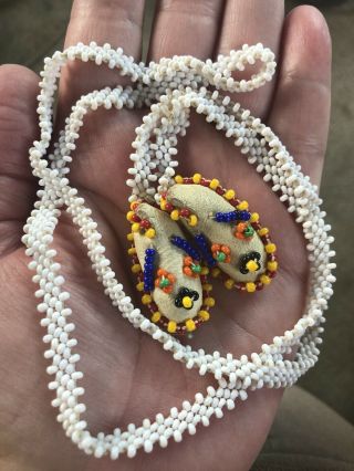 579 Vintage Native American Glass Seed Bead Necklace W/ Moccasins Leather Back