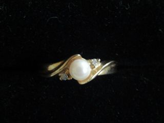 Vintage Estate 10k Gold Cultured Pearl Diamond Ring.  Size 7.  5,  2 Grams