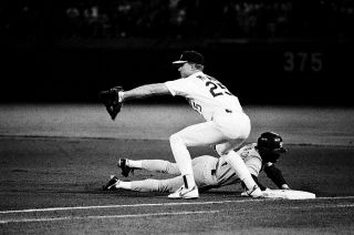 Lg61 - 10 1990 Baseball Oakland Athletics Vs Texas Rangers (58) 35mm B&w Negatives