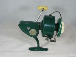 Vintage Penn 711 Spinfisher Reel,  Left Handed,  Green,  Made In The U.  S.  A.