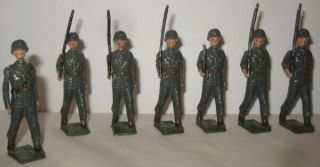 7 Antique Metal Toy Soldiers W Rifles,  Officer 2 3/4 " Britains Us Army 1940