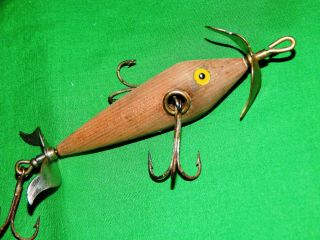 pre - 1907 high - forehead Shakespeare Wooden Minnow milky eyes 2 belly weights 2
