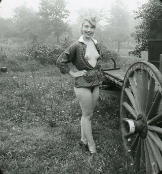 Bw Vintage Stereo Realist Photo 3d Stereoscopic Slide Nude Blonde W Wagon Wheel