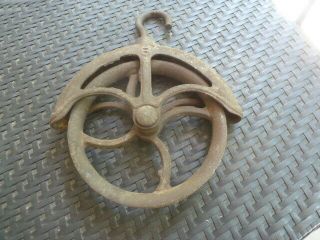 Rustic Antique Vintage Cast Iron Water Well Pulley