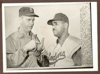 1950s Press Photo Roy Campanella And Walt Alston Of The Brooklyn Dodgers