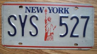 Single York License Plate - 1986 - Sys 527 - Statue Of Liberty