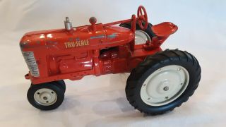 Tru - Scale Farmall M Tractor 1:16 Scale Diecast Toy Vintage Antique Red