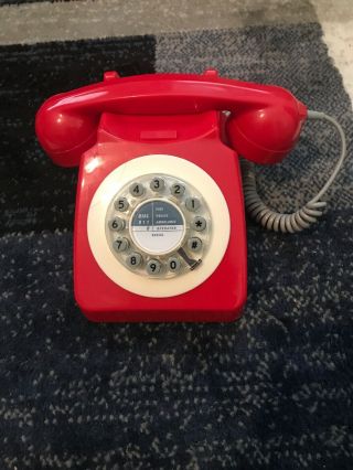 Wild & Wolf 746 Table Desktop Phone Landline Telephone Retro Vintage Red
