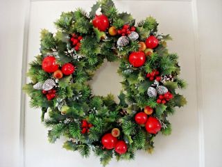Vtg Plastic Wreath Holly/berry/frosty Snow Pine Cone Door Decor Christmas July