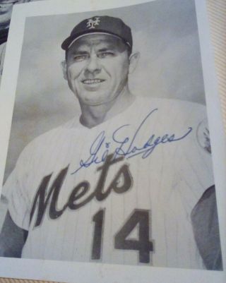 Gil Hodges Ny Mets Autographed Photo 5 " X 7 "