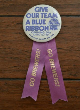 Milwaukee County Stadium Opening Day Pabst Blue Ribbon Brewers 1981 Pin