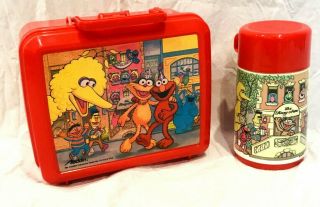 Vtg Aladdin Sesame Street Red Plastic Lunch Box & Thermos Muppets Big Bird Elmo