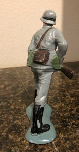 VINTAGE 1960 ' S MARX WWII GERMAN SOLDIER ATTACKING WITH BAYONET 3