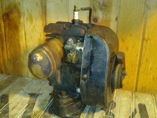 Antique Vintage Briggs & Stratton Model WI Cast Iron Gasoline Stationary Engine. 3