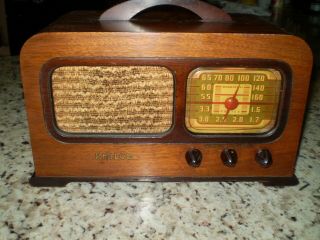 Antique 1941 Philco Model 41 - 220 Tabletop Radio