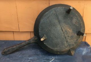 Antique 9 1/2” Cast Iron Skillet Frying Pan 3 Legs Footed Gate Mark Hearth Ware