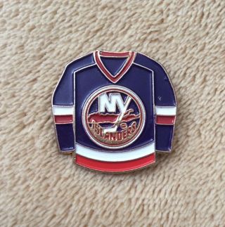 Nhl York Islanders Jersey Logo Ice Hockey Pin Badge