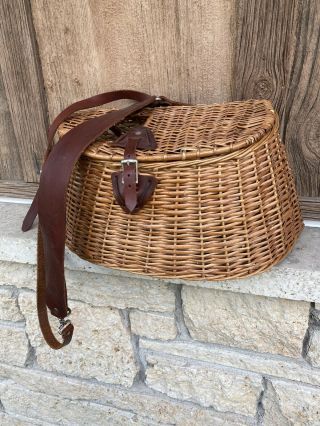 Vintage Cabelas Fishing Creel Fly Wicker Basket Leather Trout
