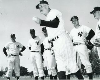 Casey Stengel,  Mickey Mantle,  Elston Howard,  Bob Cerv,  Whitey Herzog 8x10 Yankees