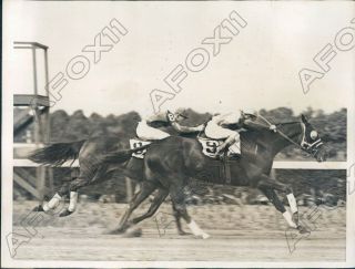 1938 Race Horse Pastry Wins Oyster Bay Handicap Over Sir Jim James Press Photo
