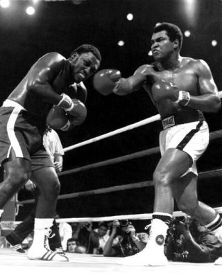 Boxers Muhammad Ali Vs Joe Frazier Glossy 8x10 Photo Poster 