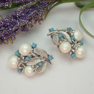 Vintage Sarah Coventry Alaskan Summer Faux Pearl Blue Bead Leaf Clip Earrings