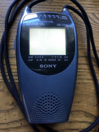 Vtg Sony Fdr - 221r Watchman Mini Portable Pocket Tv Radio Retro 80s Bw