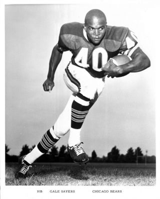 Awesome Young Hall Of Fame Great Gale Sayers Bears 8x10 Photo B