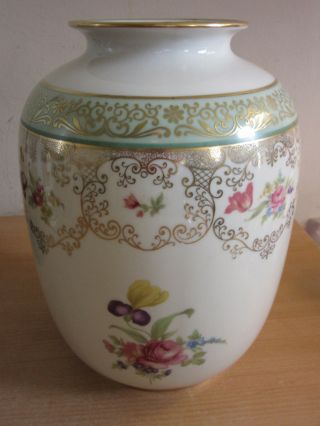 Antique Eschenbach,  Bavaria Germany Elfenbein Porcelain Floral Vase 10.  25 "