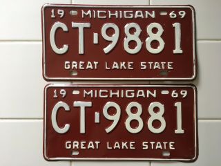 Two 1969 Michigan License Plates For Road Worn Plates Ct9881 Set