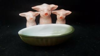 Rare Victorian German Pig Fairing 3 Pigs Looking In A Basket {not Troth}