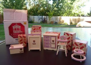 Vintage Town Square Miniatures Dollhouse Furniture 1:12 Wooden Nursery Set Wob
