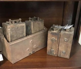 4 Antique Ford Model T Ignition Coils And Box.