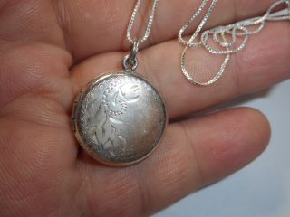 Antique Sterling Silver Small Locket Necklace 2 Vintage Photos Of Women