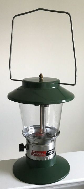 VINTAGE 1970 ' s Coleman 5114 Propane 2 mantle Lantern w/ Pyrex Glass Globe USA 2